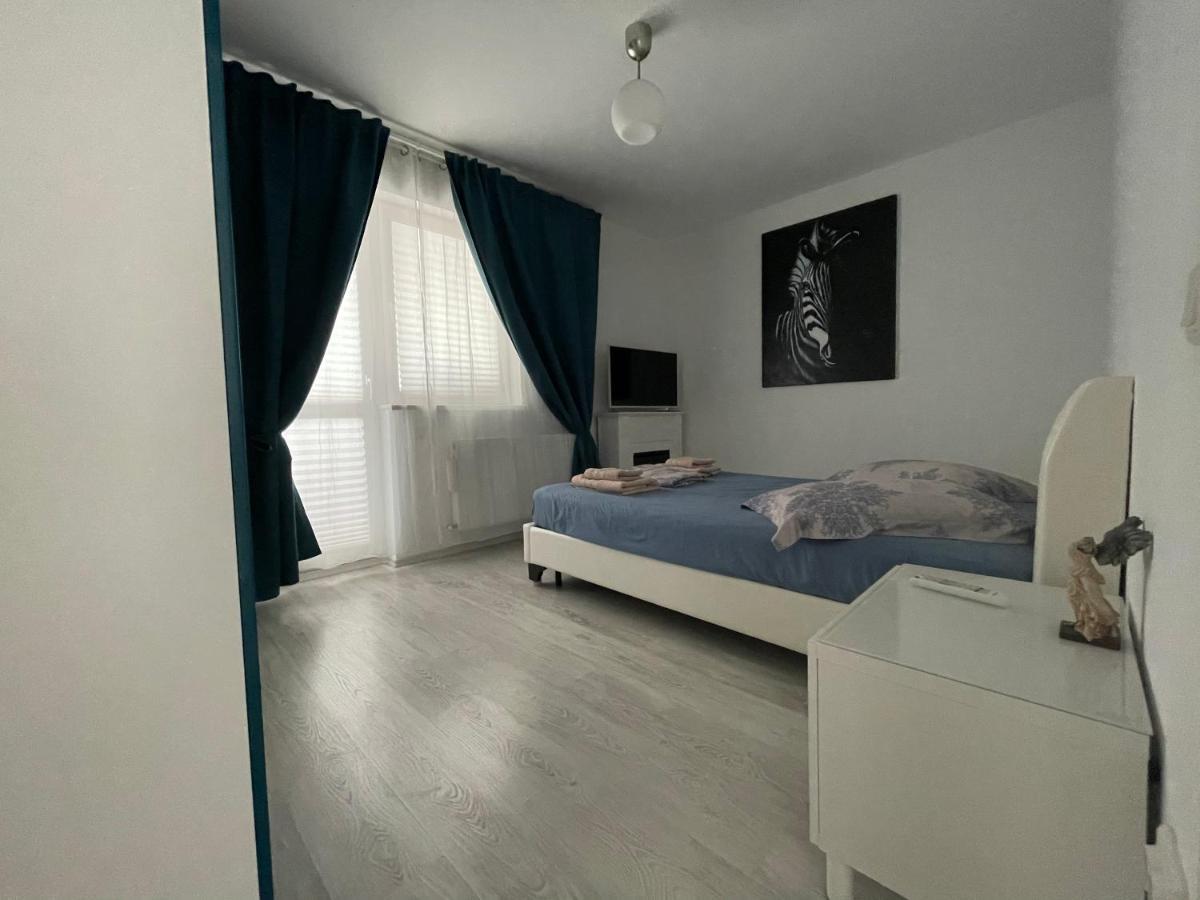 Feels Like Home Apartment M S Apartments บูคาเรสต์ ภายนอก รูปภาพ